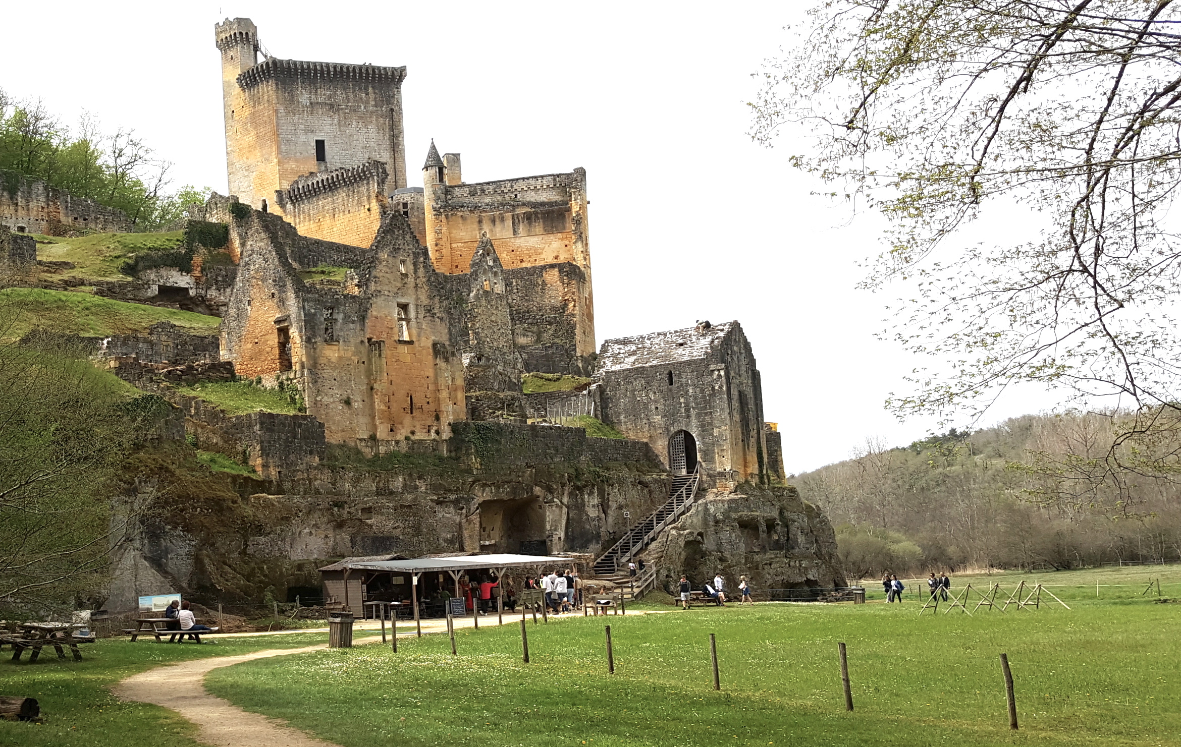 Le château de Commarque, visite en Dordogne