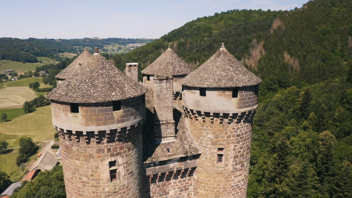 You are currently viewing Le château d’Anjony, visite dans le Cantal